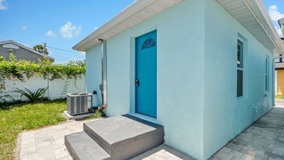 House for rent at 2651 1 2 2nd Ave S, Saint Petersburg, FL 33712
