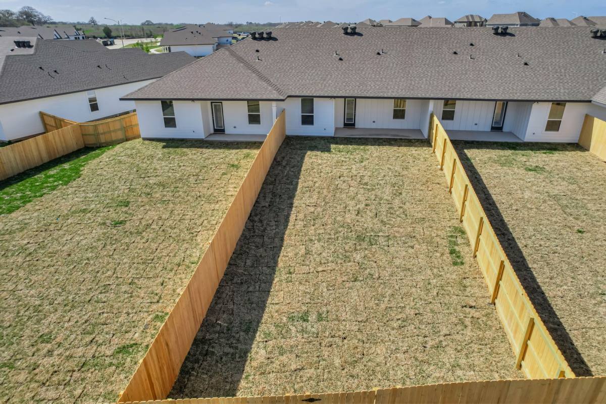 Townhouse for rent at 1129 Trellis Pass - Ash, Brenham, TX 77833