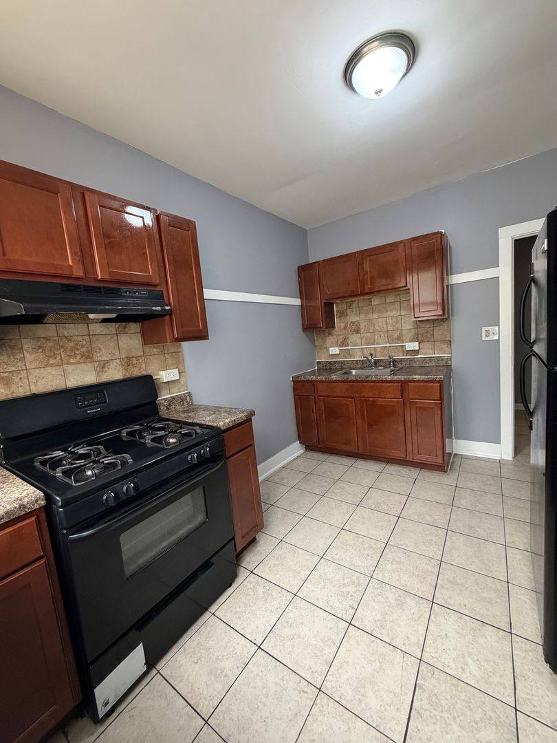 Apartment for rent at 7705 S Laflin St, Chicago, IL 60620