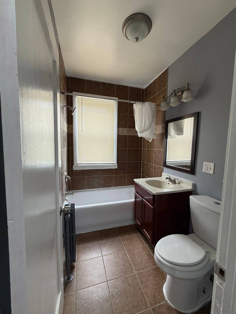 Apartment for rent at 7705 S Laflin St, Chicago, IL 60620