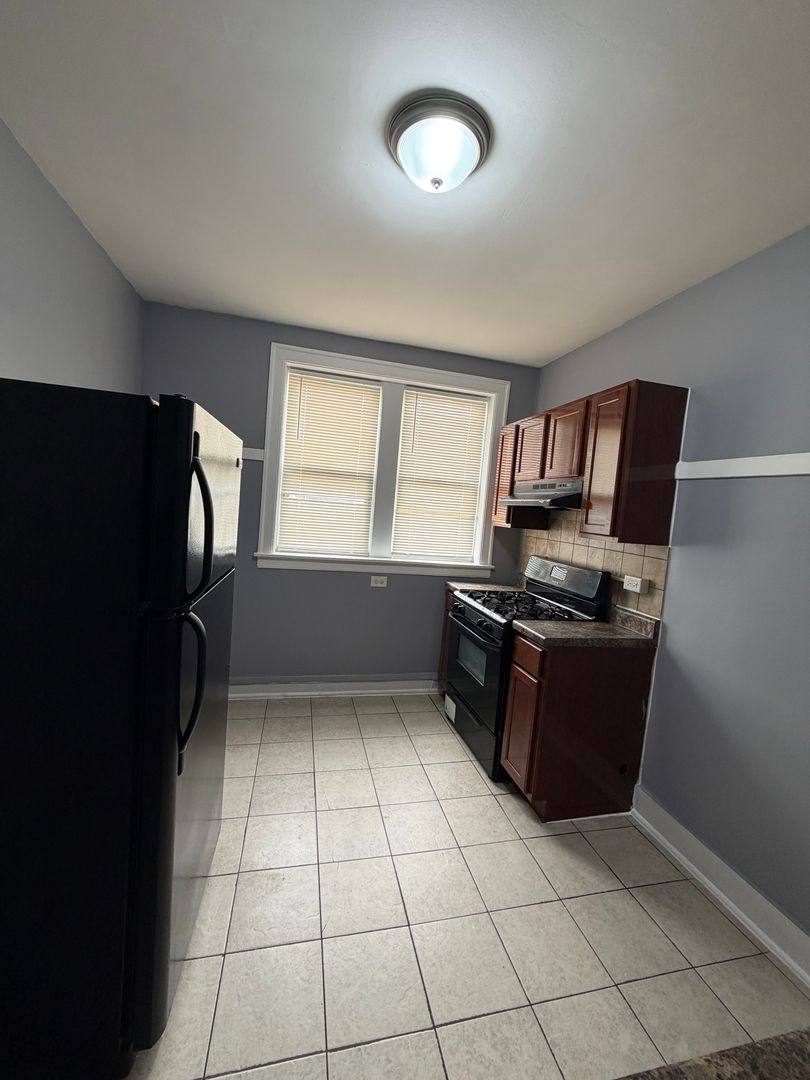 Apartment for rent at 7705 S Laflin St, Chicago, IL 60620