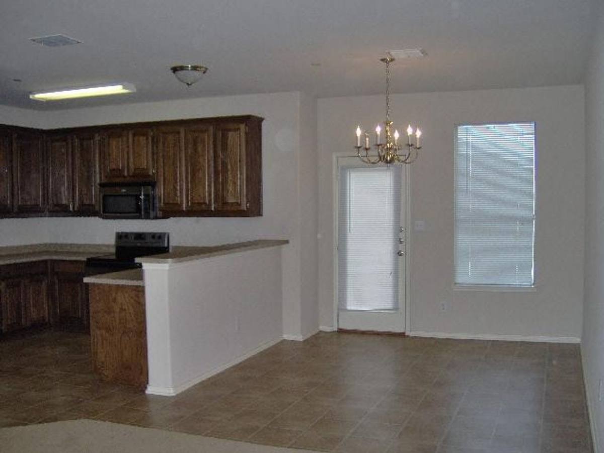 Townhouse for rent at 5413 Soledad Dr, Denton, TX 76208