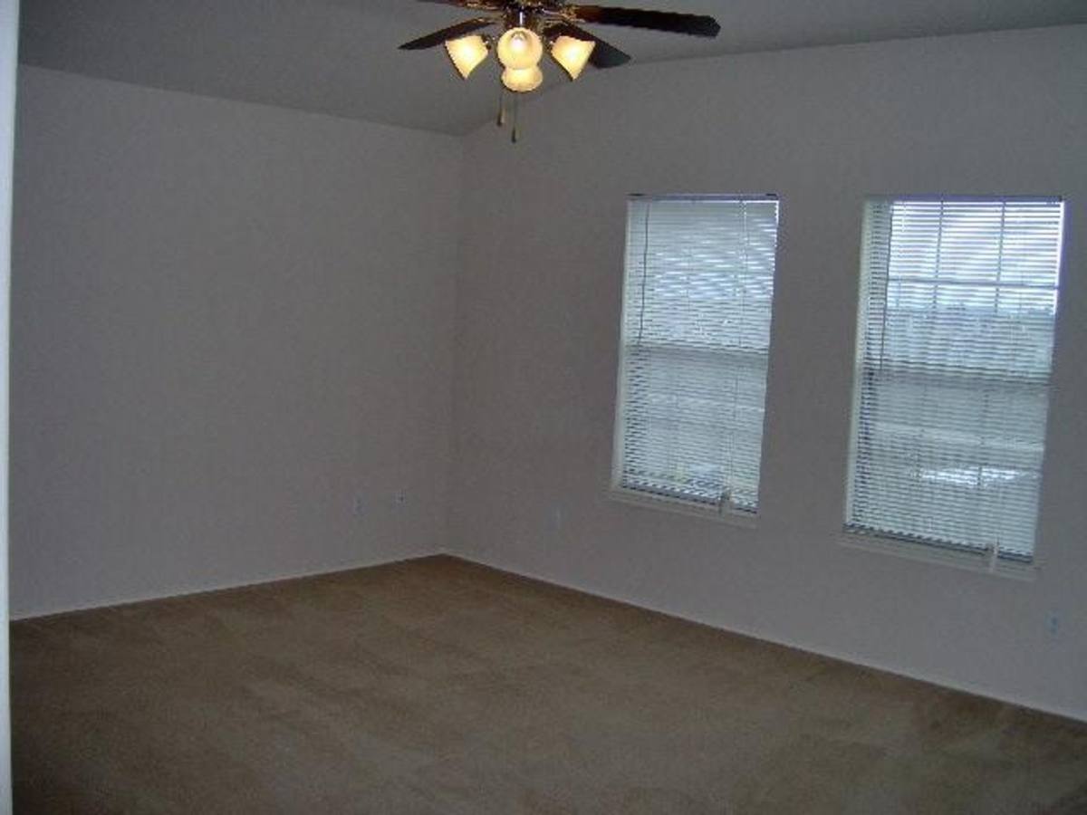 Townhouse for rent at 5413 Soledad Dr, Denton, TX 76208