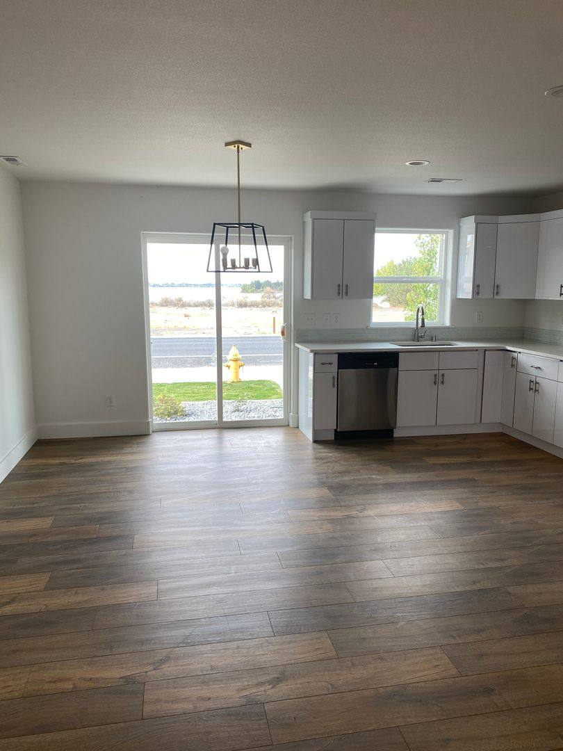 Apartment for rent at 2737 W Marina Dr, Moses Lake, WA 98837