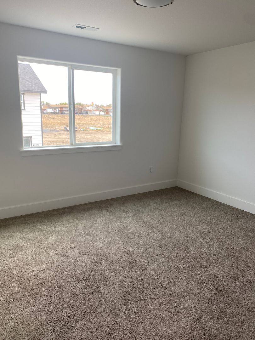 Apartment for rent at 2737 W Marina Dr, Moses Lake, WA 98837