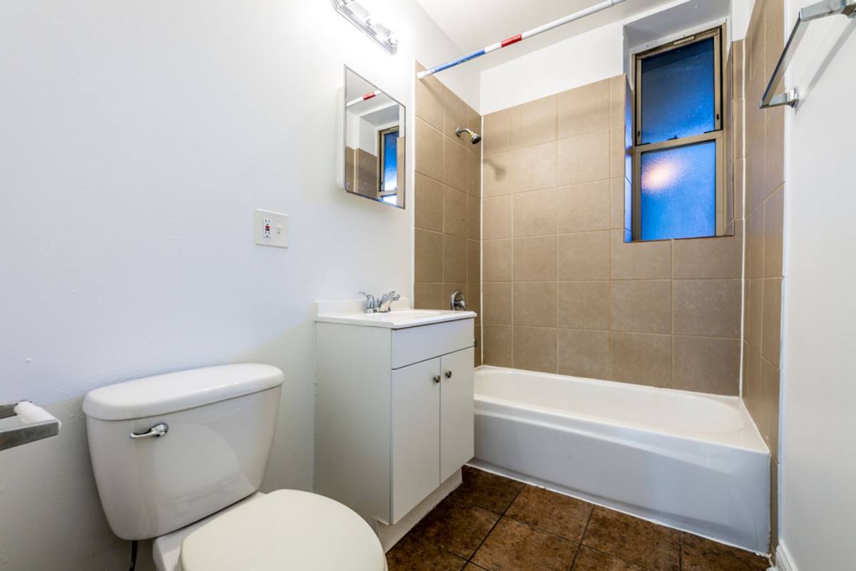 Apartment for rent at 1236-40 S Lawndale Ave, Chicago, IL 60623