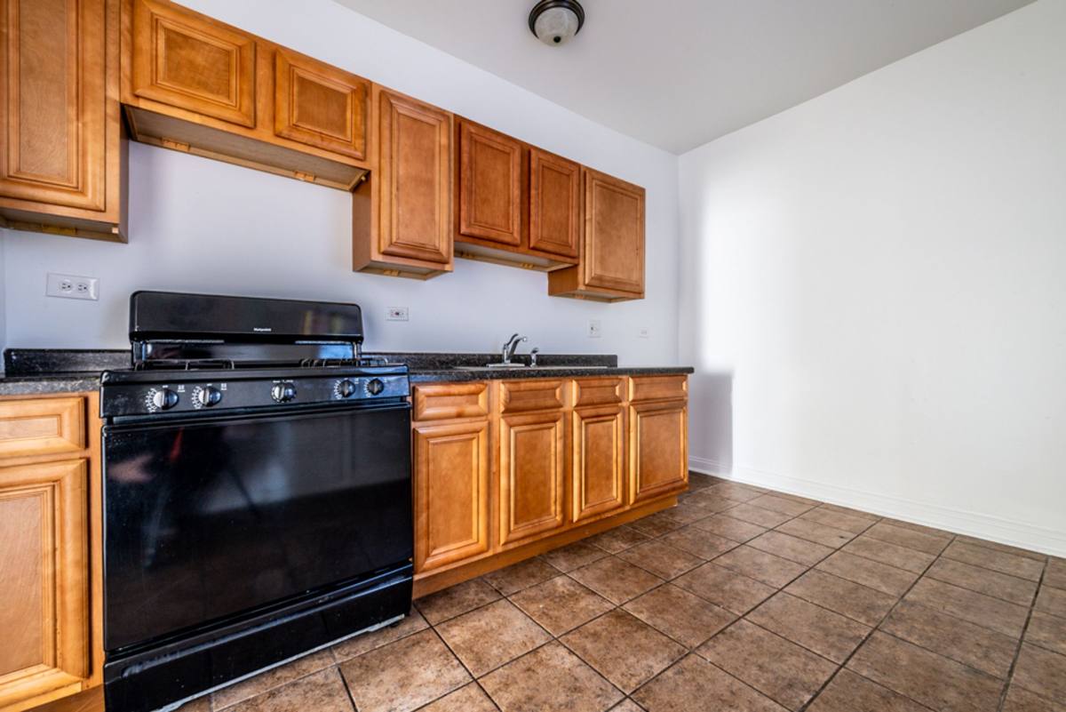 Apartment for rent at 1236-40 S Lawndale Ave, Chicago, IL 60623