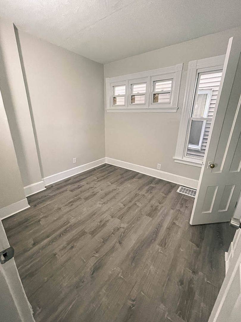 Apartment for rent at 9-11 May St, New Haven, CT 06511