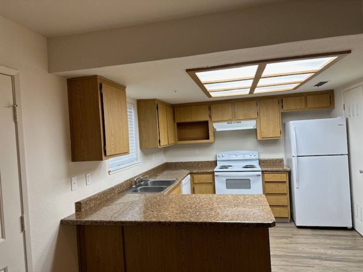 Townhouse for rent at 747 W 4th Ave, Chico, CA 95926
