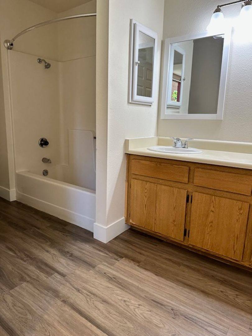 Townhouse for rent at 747 W 4th Ave, Chico, CA 95926
