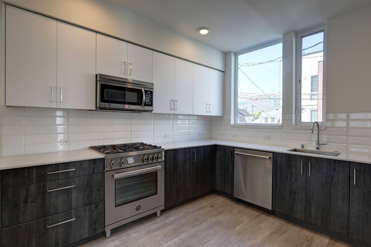 Townhouse for rent at 1330 E Spring St, Seattle, WA 98122