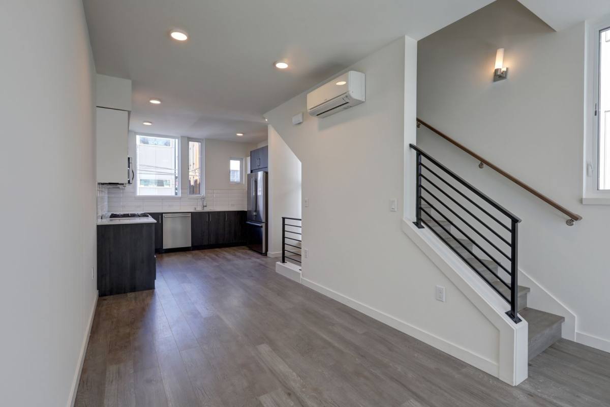 Townhouse for rent at 1330 E Spring St, Seattle, WA 98122