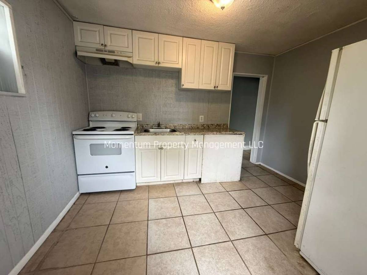 Apartment for rent at 953 12th Ave S, Saint Petersburg, FL 33705