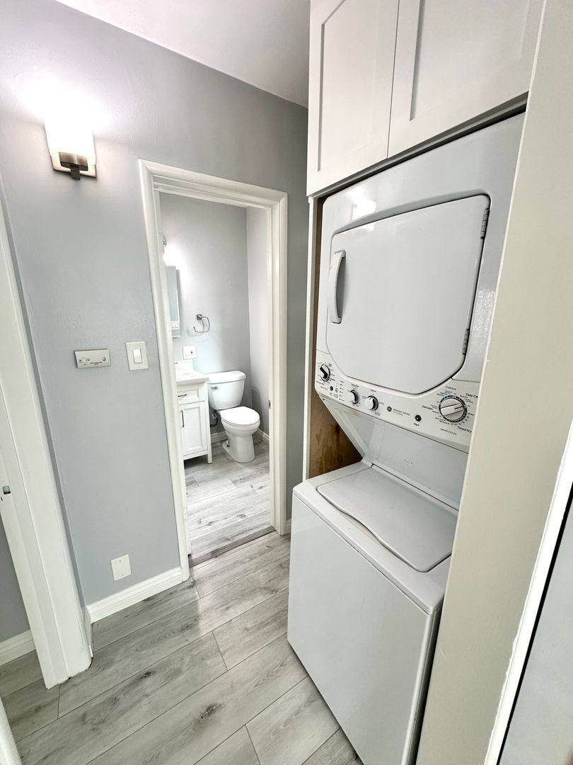 Apartment for rent at 22 60th Place, Long Beach, CA 90803