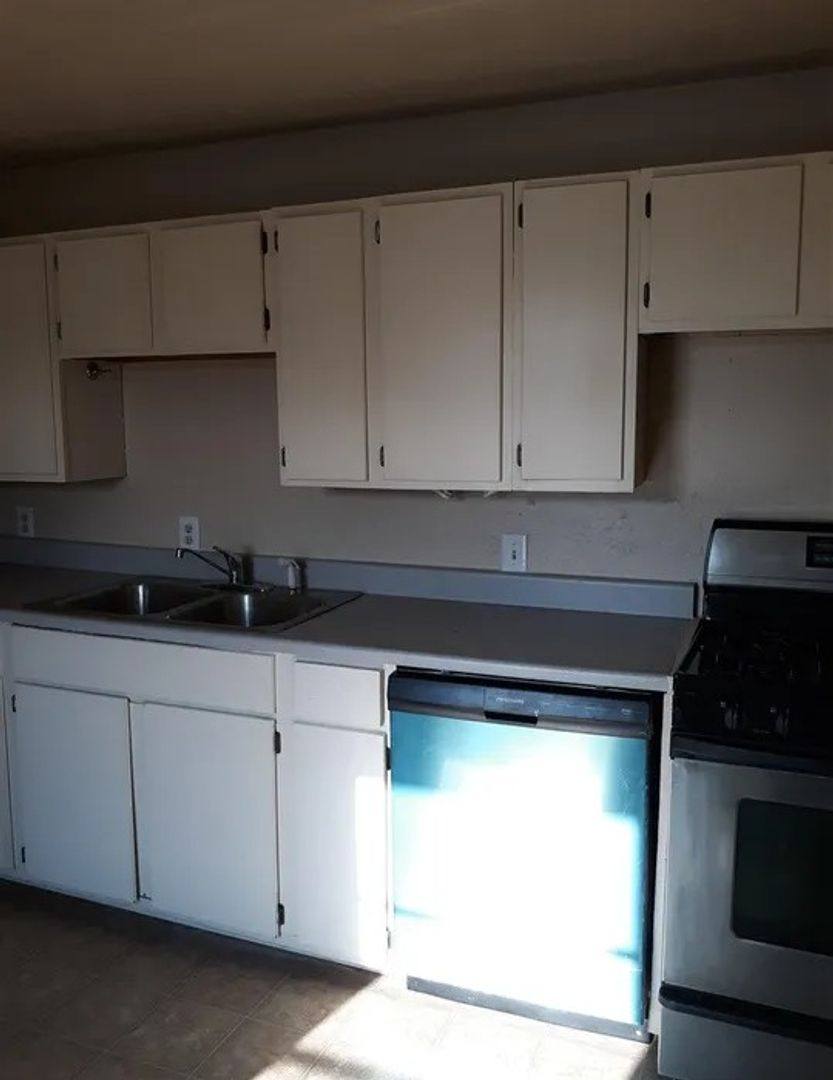 House for rent at 1814 SW F Ave, Lawton, OK 73505
