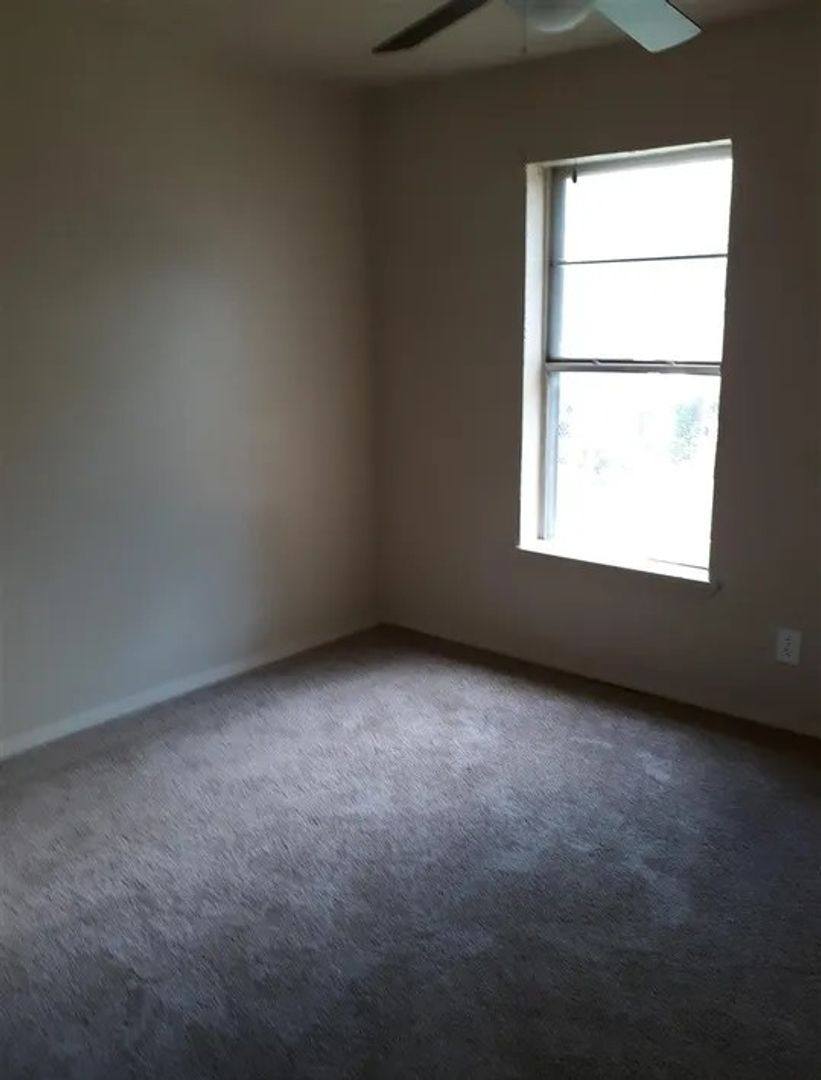 House for rent at 1814 SW F Ave, Lawton, OK 73505