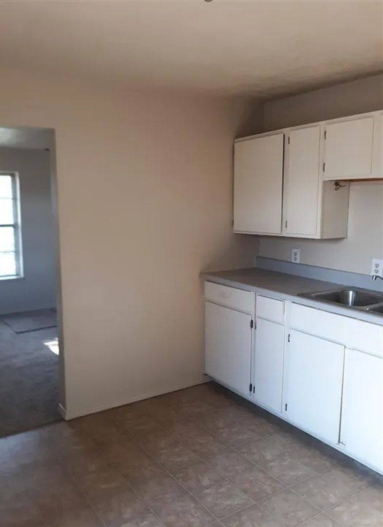House for rent at 1814 SW F Ave, Lawton, OK 73505