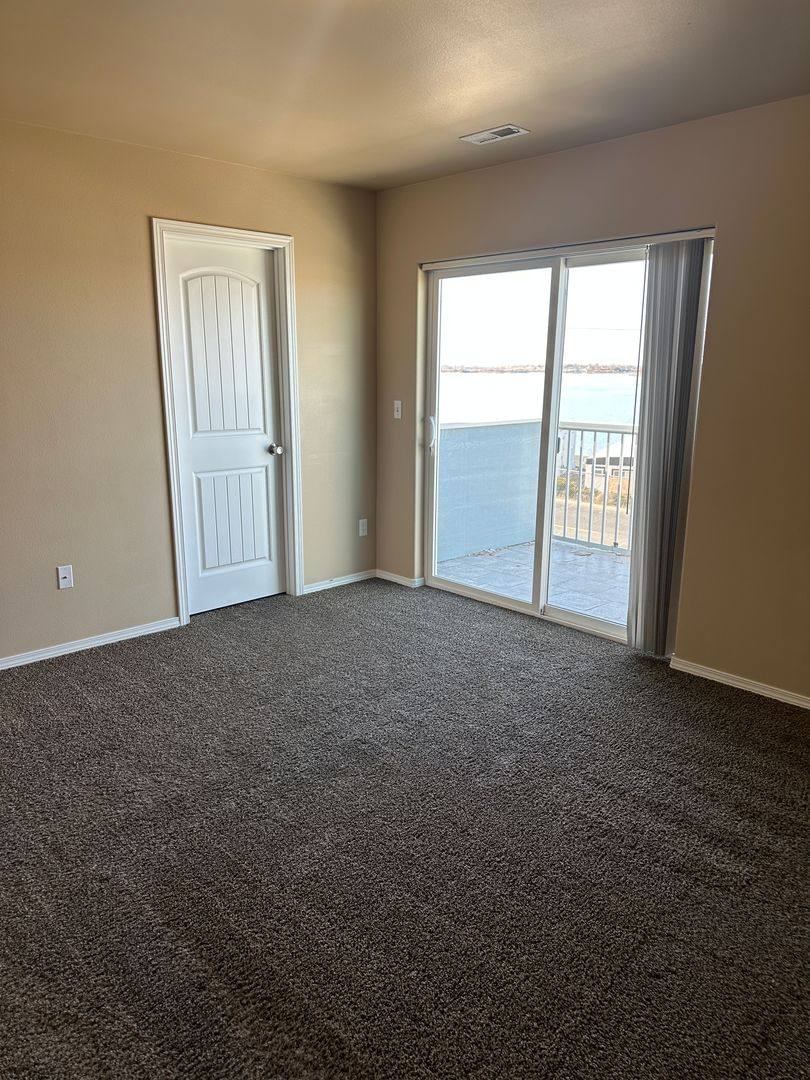 Apartment for rent at 1805 W Marina Dr, Moses Lake, WA 98837