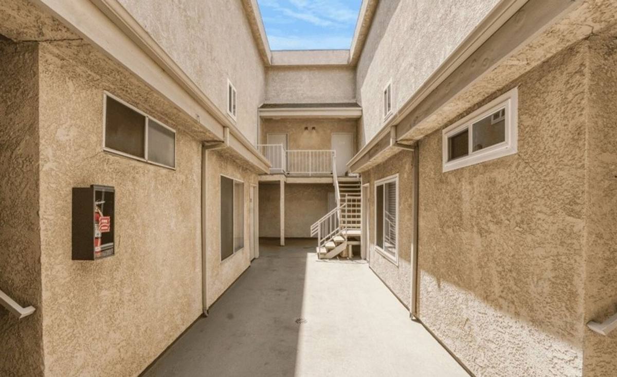 Apartment for rent at 13042 Riverside Dr, Sherman Oaks, CA 91423