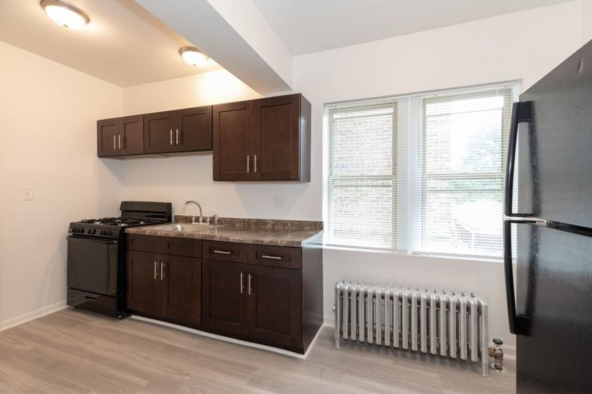 Apartment for rent at 8001-8003 S Muskegon Ave, Chicago, IL 60617