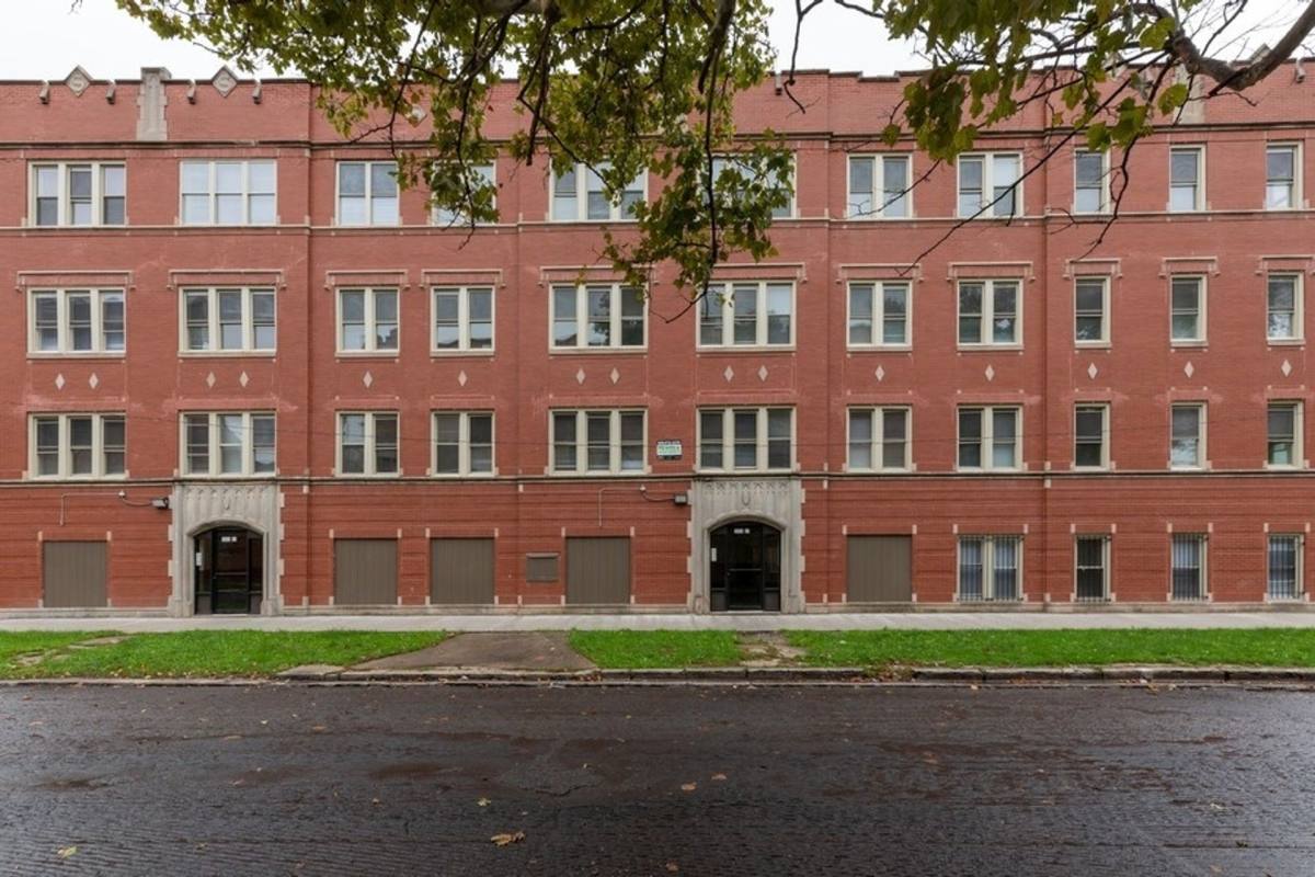 Apartment for rent at 8001-8003 S Muskegon Ave, Chicago, IL 60617