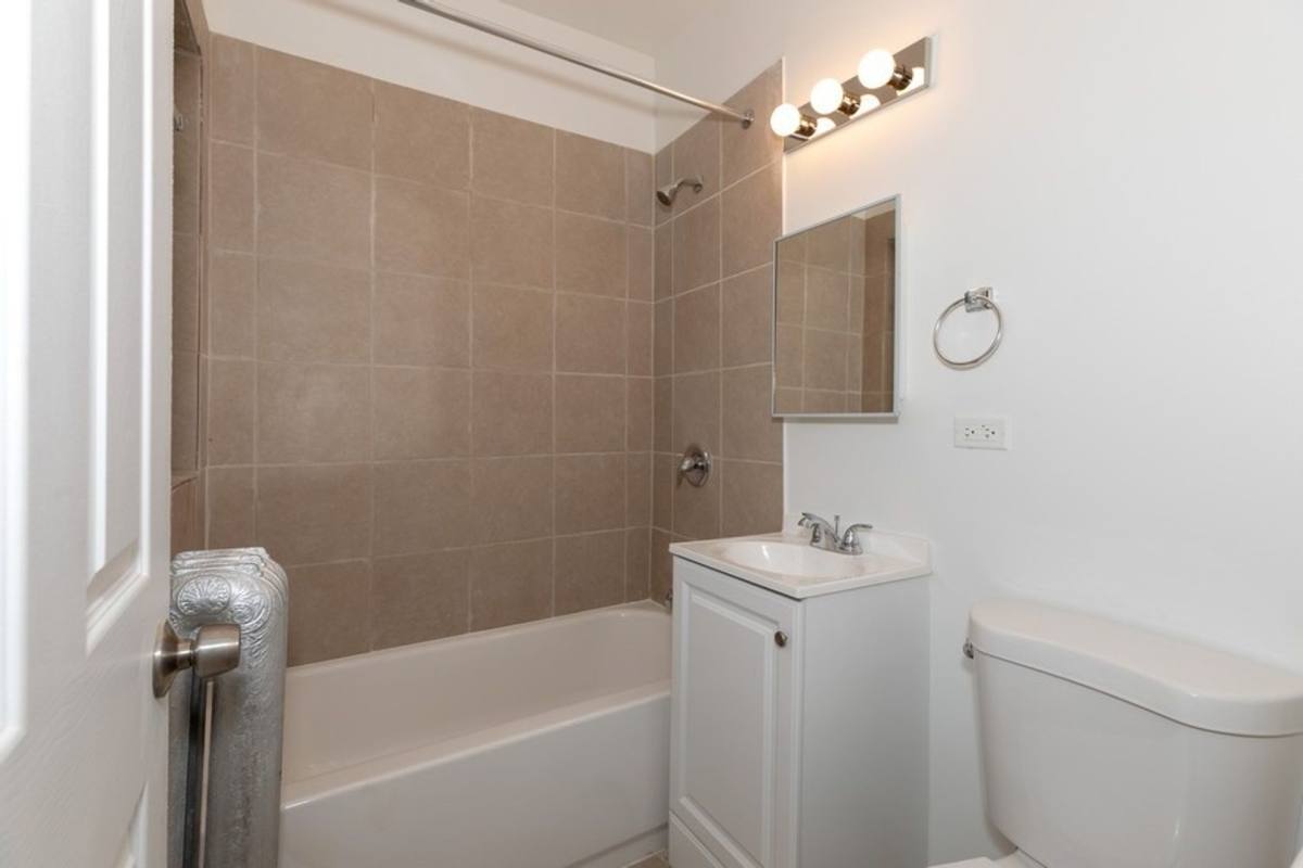Apartment for rent at 8001-8003 S Muskegon Ave, Chicago, IL 60617
