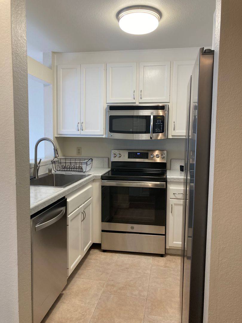 Condo for rent at 901 Russell Ave, Santa Rosa, CA 95403