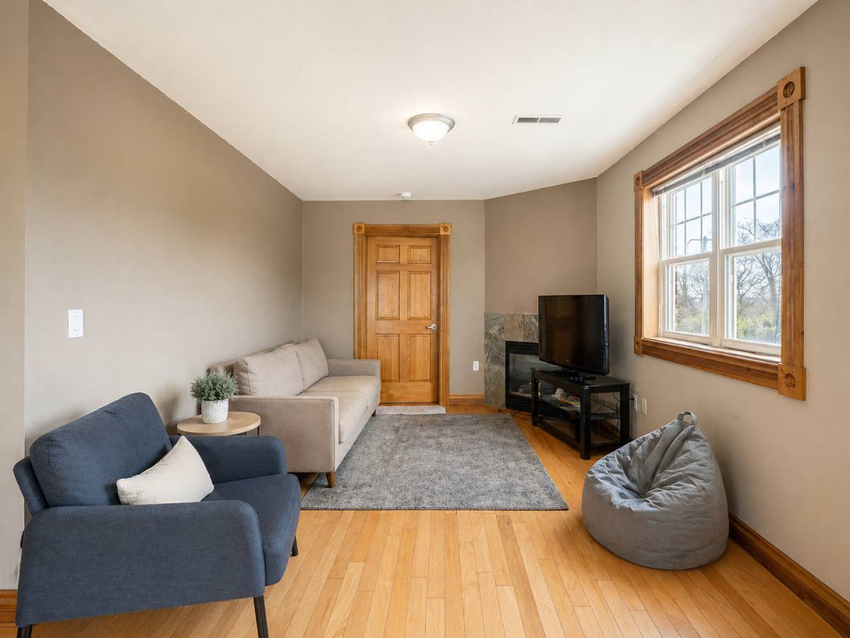Apartment for rent at 501 N 20th St, Milwaukee, WI 53233