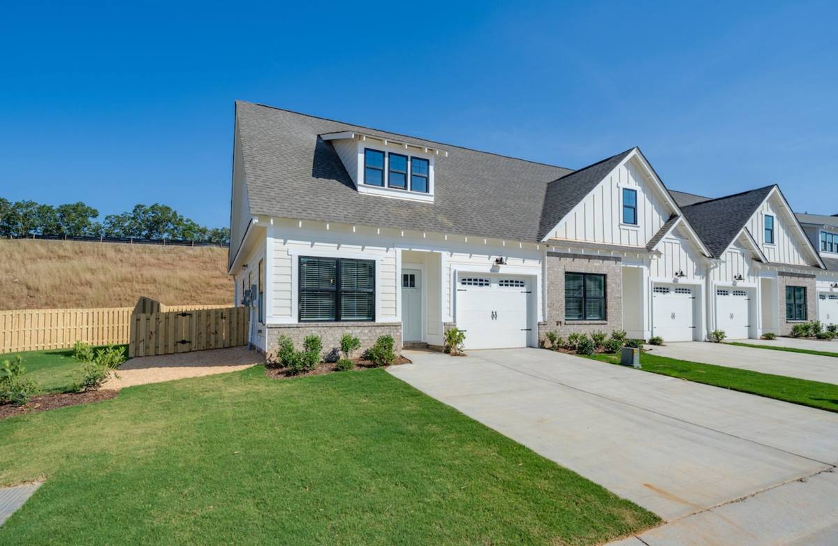 Townhouse for rent at 4047 Red Rock Place, Birmingham, AL 35210