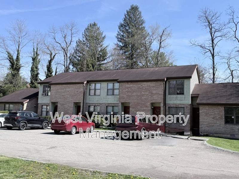 Townhouse for rent at 82 Beagle Club Rd #14, Jumping Branch, WV 25969