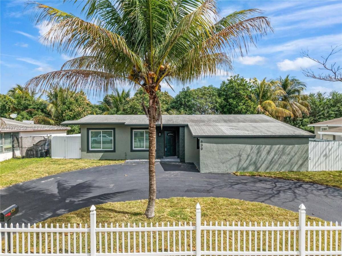 House for rent at 630 SW 28th Dr, Fort Lauderdale, FL 33312