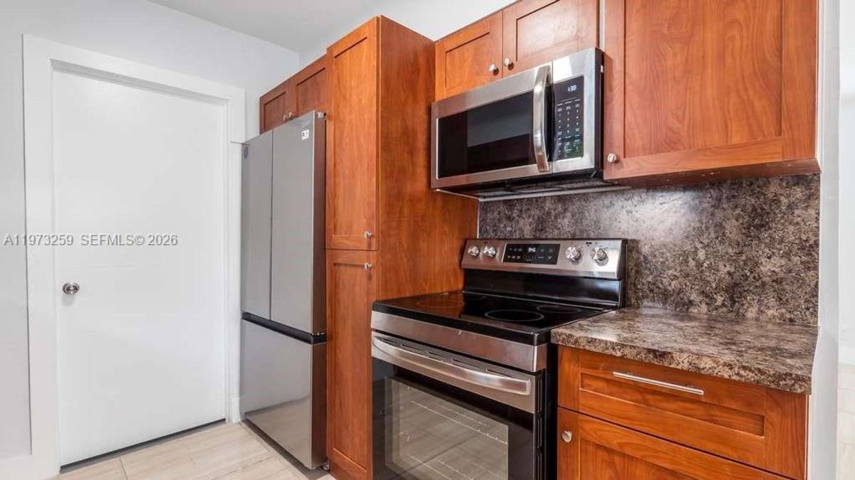 House for rent at 630 SW 28th Dr, Fort Lauderdale, FL 33312