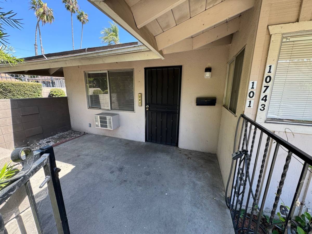 Apartment for rent at 10743 Magnolia Ave, Anaheim, CA 92804