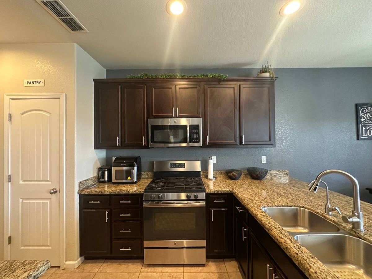 House for rent at 1453 Rosy Dawn Lane, Manteca, CA 95337