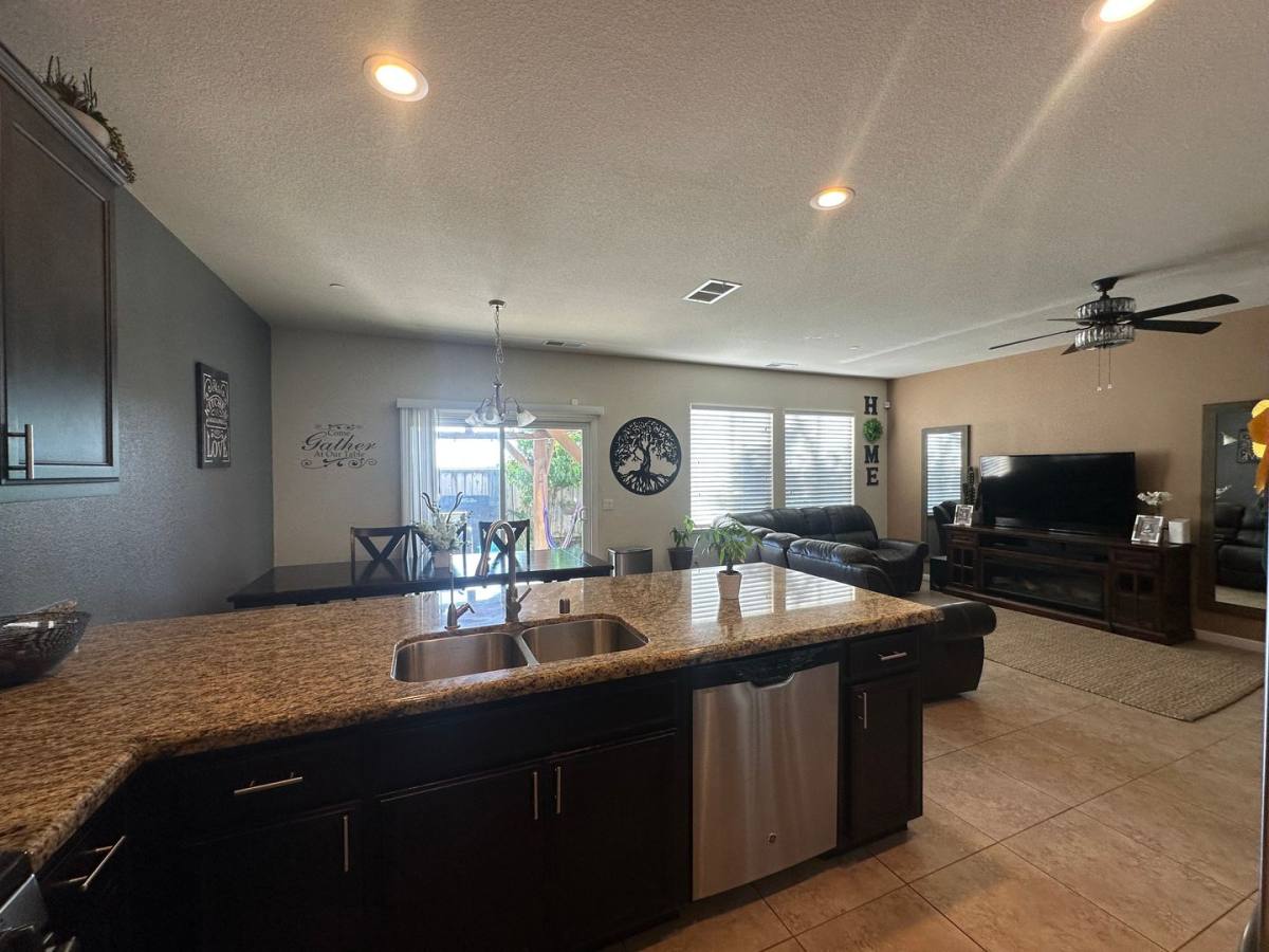 House for rent at 1453 Rosy Dawn Lane, Manteca, CA 95337