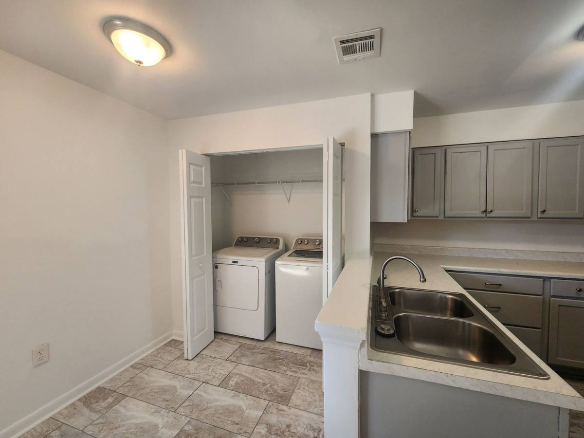 Condo for rent at 4900 Spring Lake Dr, Charlotte, NC 28212