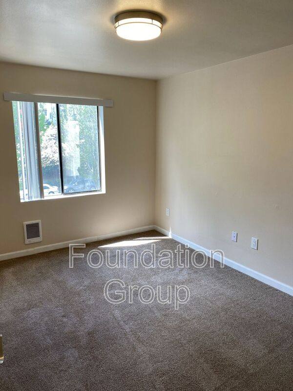 Apartment for rent at 400 10th Ave #202, Seattle, WA 98122