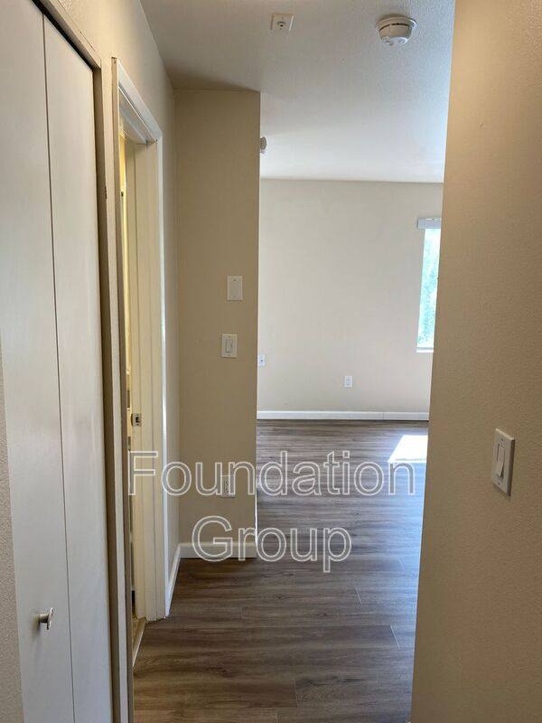 Apartment for rent at 400 10th Ave #202, Seattle, WA 98122