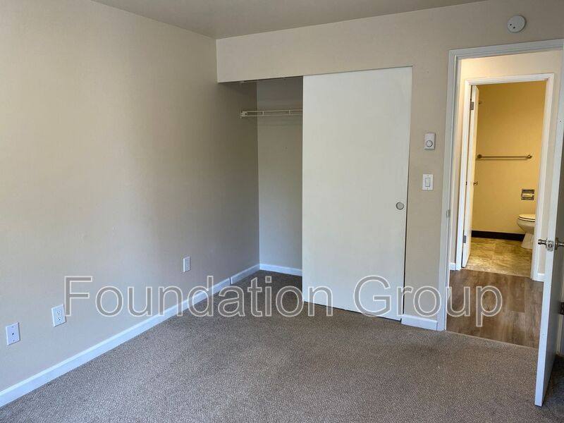 Apartment for rent at 400 10th Ave #202, Seattle, WA 98122
