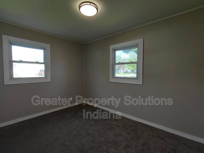 House for rent at 506 Parkside Ave, Valparaiso, IN 46383