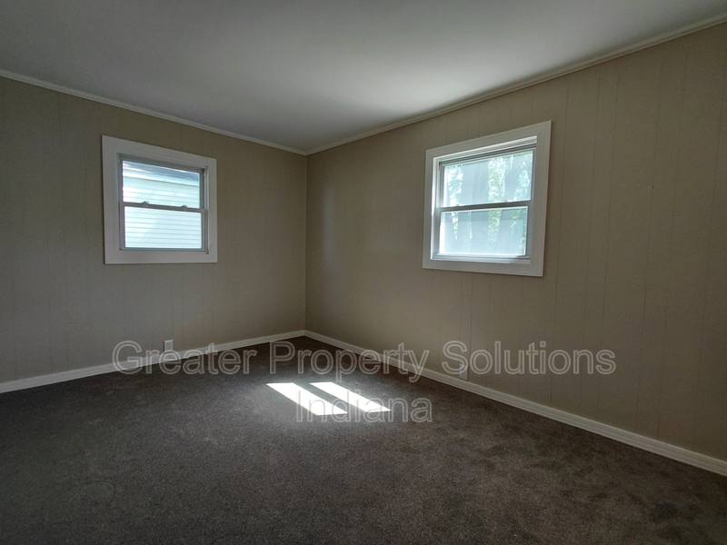 House for rent at 506 Parkside Ave, Valparaiso, IN 46383