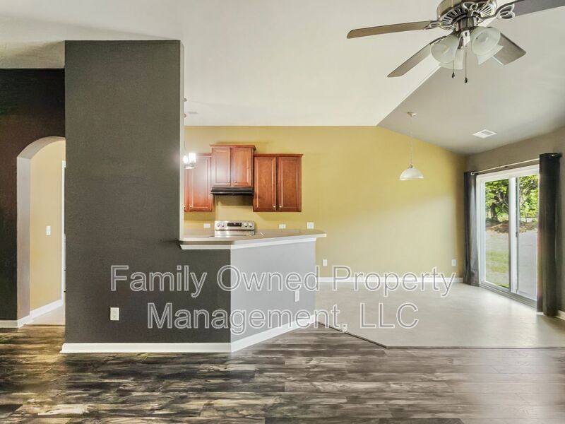 House for rent at 266 Mayfield Dr, Goose Creek, SC 29445