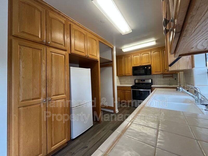 House for rent at 18029 Santa Rita St, Encino, CA 91316