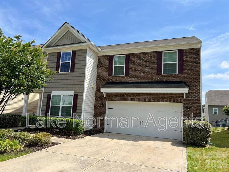 House for rent at 10374 Rutledge Ridge Dr, Huntersville, NC 28078