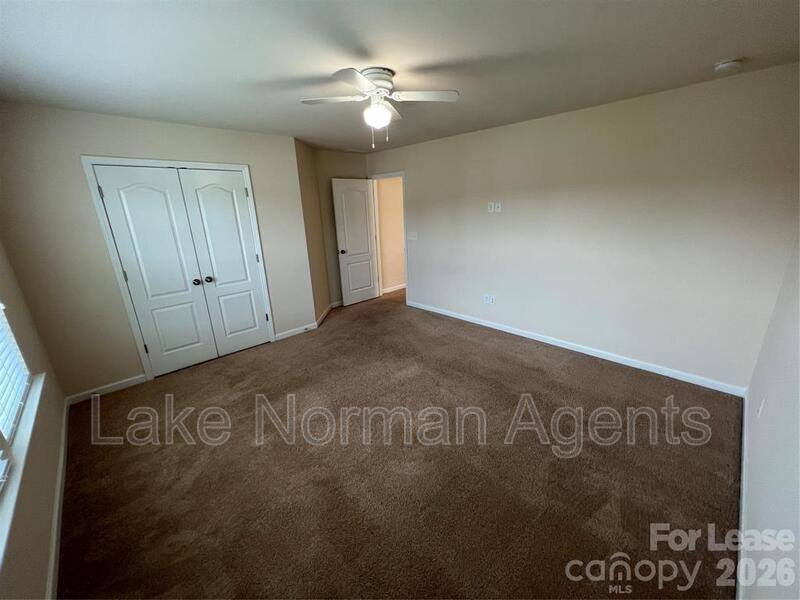 House for rent at 10374 Rutledge Ridge Dr, Huntersville, NC 28078
