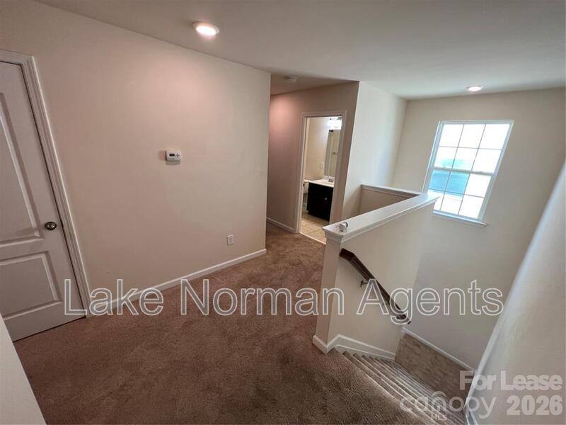 House for rent at 10374 Rutledge Ridge Dr, Huntersville, NC 28078