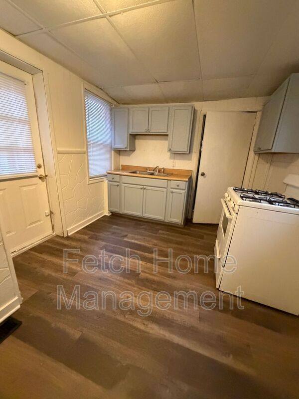 House for rent at 214 W Strawberry St, Lancaster, PA 17603