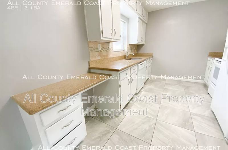 House for rent at 521 Marlowe Dr, Fort Walton Beach, FL 32547