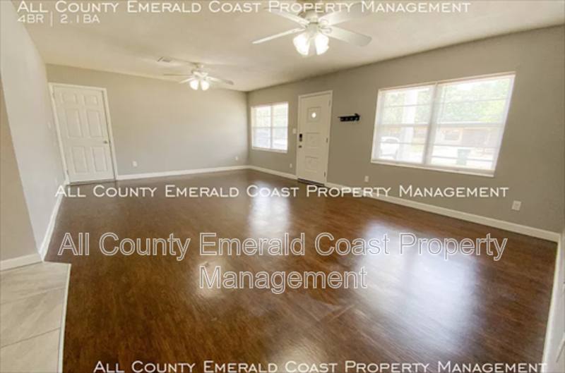 House for rent at 521 Marlowe Dr, Fort Walton Beach, FL 32547