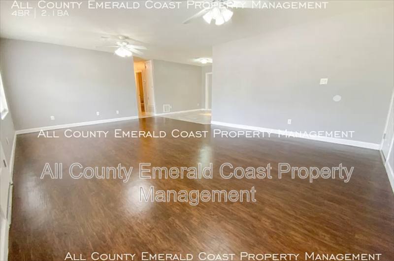 House for rent at 521 Marlowe Dr, Fort Walton Beach, FL 32547